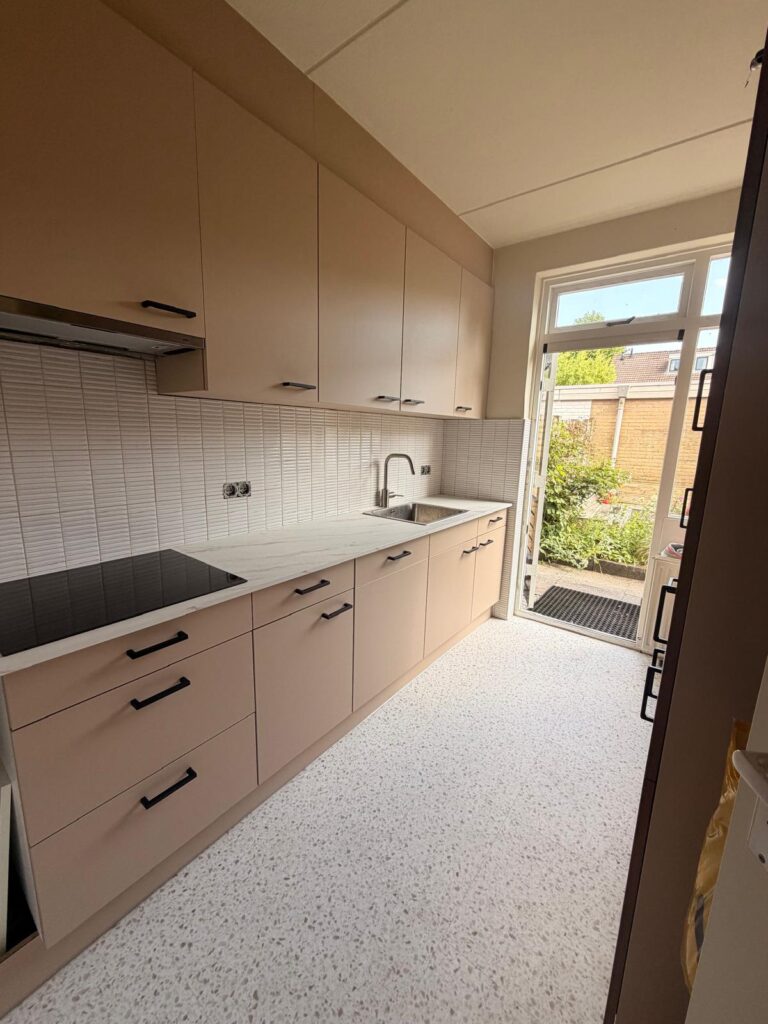 Gewrapte keuken in Kampen 10 after 1