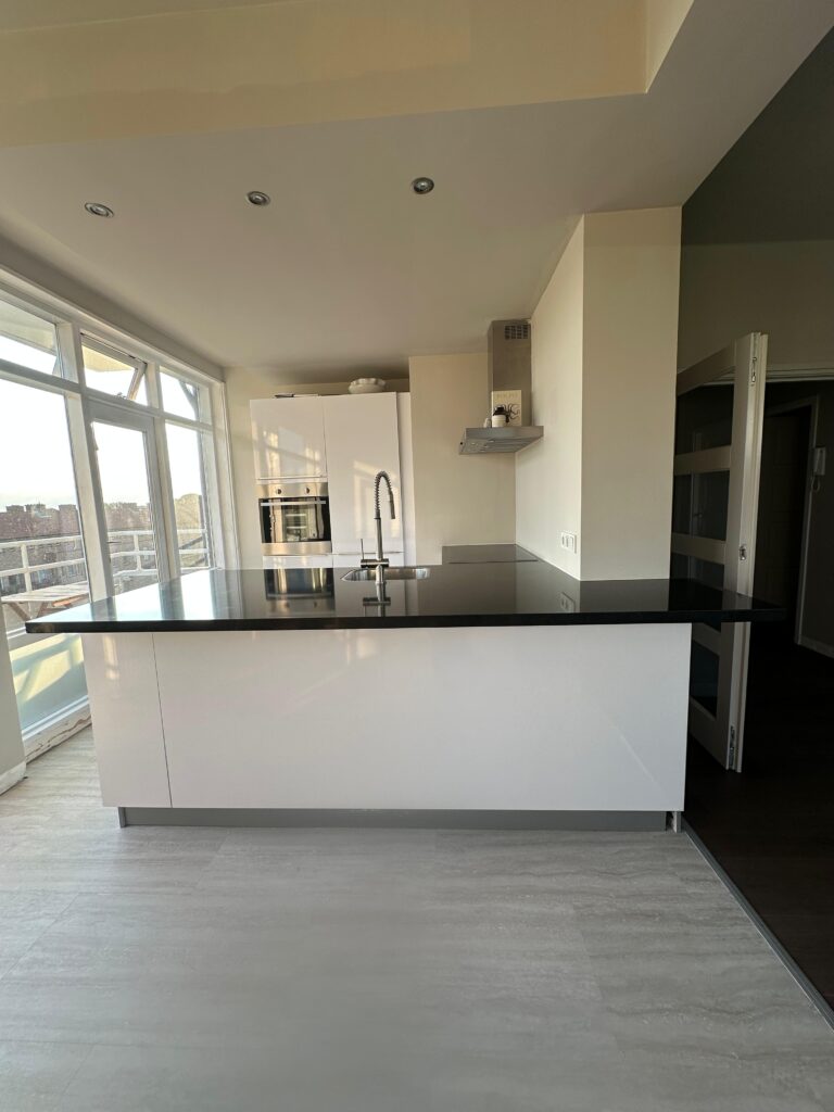 Gewrapte keuken in Rotterdam 17 before 1